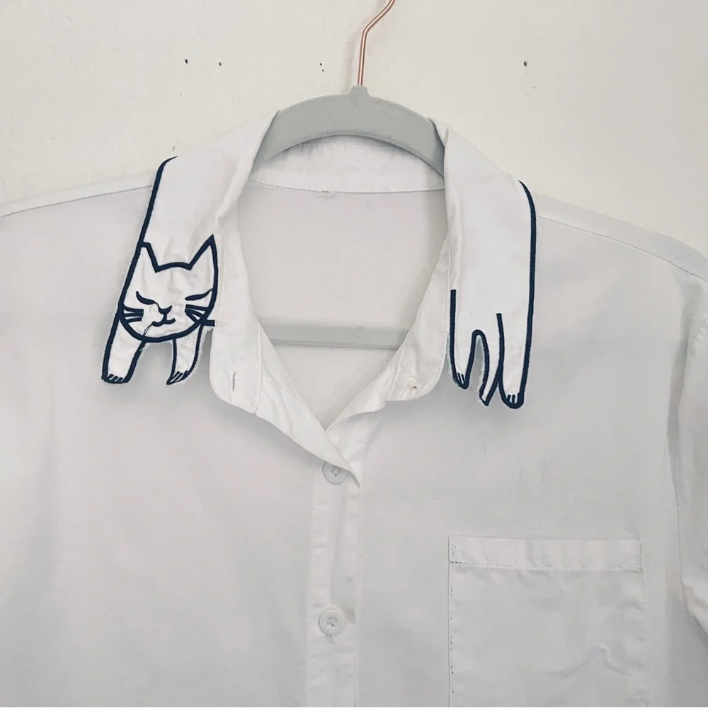 White button down women’s blouse with kitty cat wrap collar - Picture 9 of 10